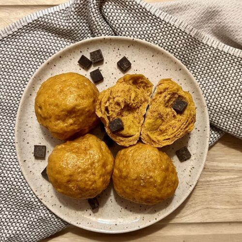 steamed pumpkin buns with chocolate